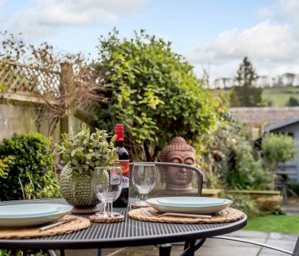 Knoll Cottage Garden - StayCotswold