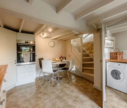 Knoll Cottage Kitchen/Dining Room - StayCotswold