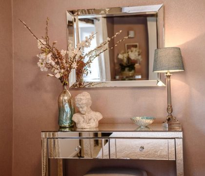 Knoll Cottage Bedroom - StayCotswold