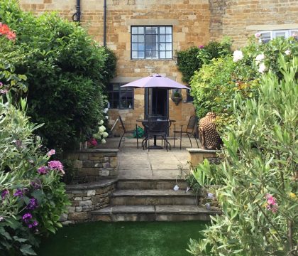 Knoll Cottage Garden - StayCotswold
