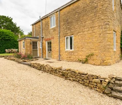 Clares Cottage  - StayCotswolds