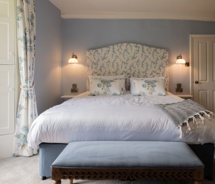 Old Rectory Master Bedroom - StayCotswold