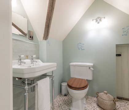 Old Rectory Family Bathroom 2 - StayCotswold