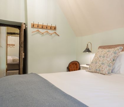 Old Rectory Bedroom 5 - StayCotswold