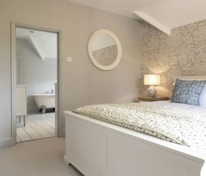 Yew Tree Cottage Bedroom 2 - StayCotswold
