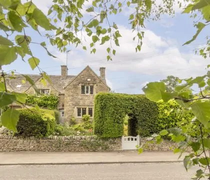 Yew Tree Cottage - StayCotswold