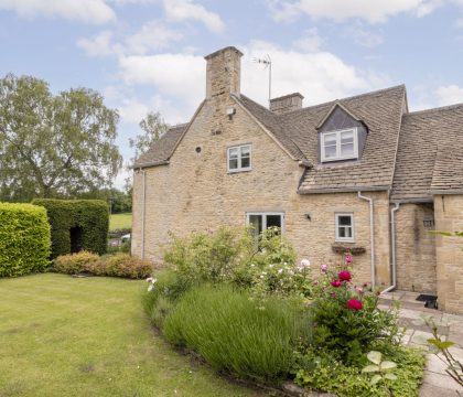 Yew Tree Cottage Garden - StayCotswold
