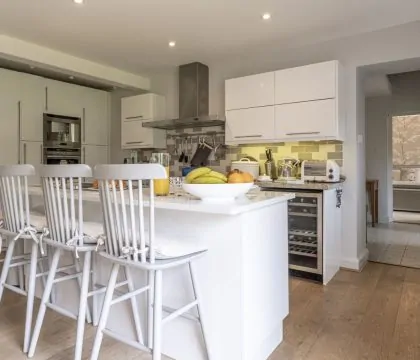 Yew Tree Cottage Kitchen - StayCotswold