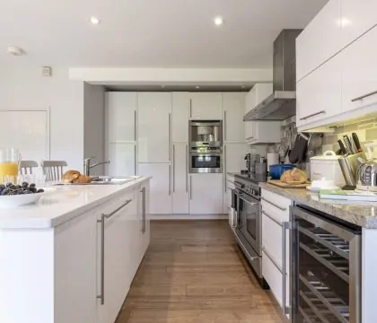 Yew Tree Cottage Kitchen - StayCotswold