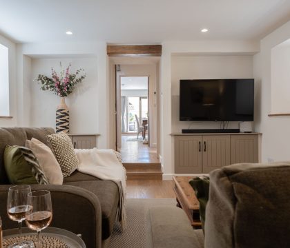The Puzzle House Sitting Room - StayCotswold