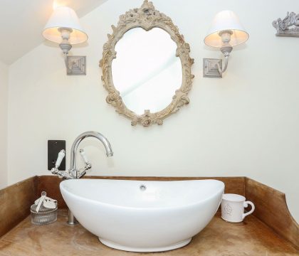 High Barn & Little Barn Bathroom - StayCotswold