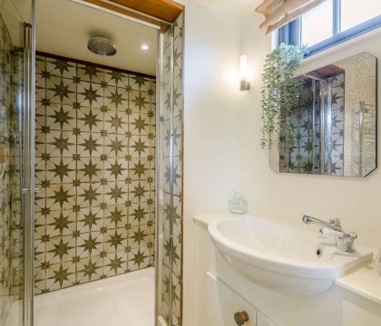 High Barn & Little Barn Bathroom - StayCotswold