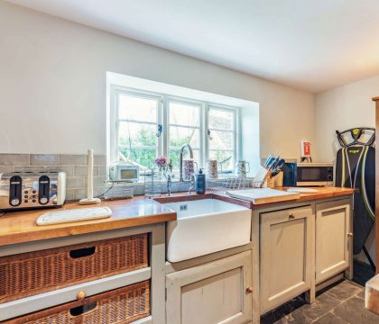Winterberry Cottage Kitchen - StayCotswold