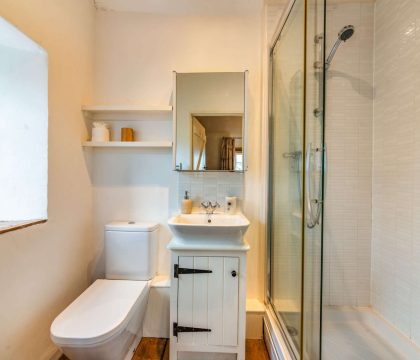 Winterberry Cottage Ensuite - StayCotswold