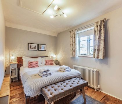 Winterberry Cottage Double Bed - StayCotswold