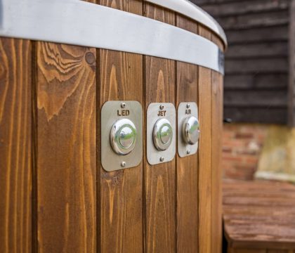 High Barn & Little Barn Hot Tub - StayCotswold