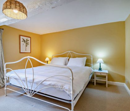 The Old House Bedroom 3  - StayCotswold