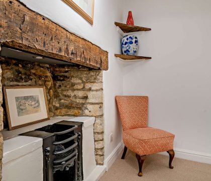 The Old House Landing - StayCotswold