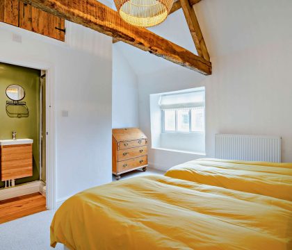 The Old House Bedroom 2 - StayCotswold