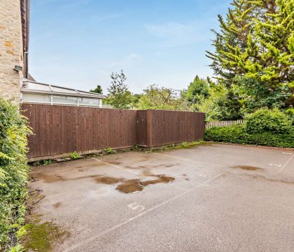 5 Stone Cottage Parking - StayCotswold