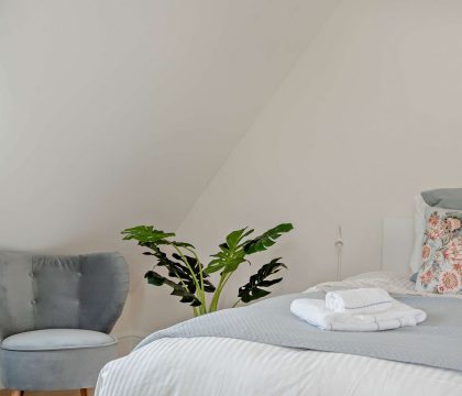 5 Stone Cottage Master Bedroom - StayCotswold