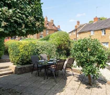 Orchard Cottage Garden - StayCotswold
