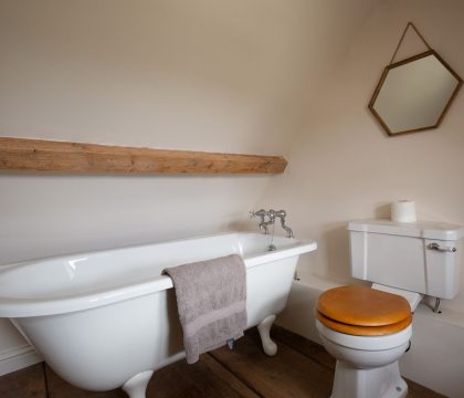 Ford Bank Cottage Master Bedroom Ensuite - StayCotswold