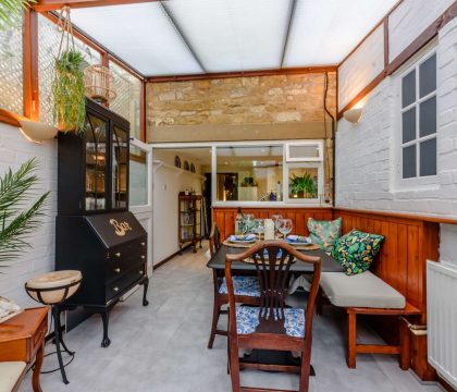 Summer Hayes Dining Room - StayCotswold