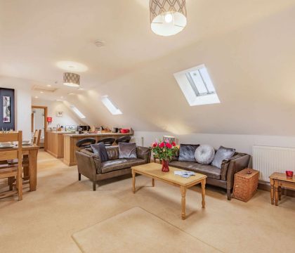 Rainbow Barns Open-Plan Living Area - StayCotswold