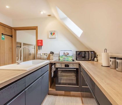 Rainbow Barns Kitchen - StayCotswold