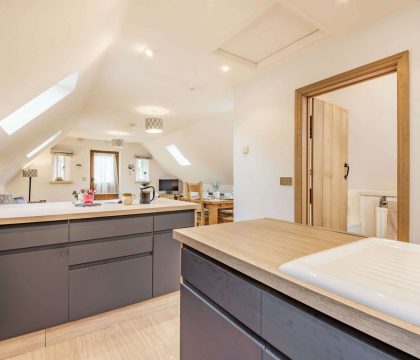 Rainbow Barns Kitchen - StayCotswold