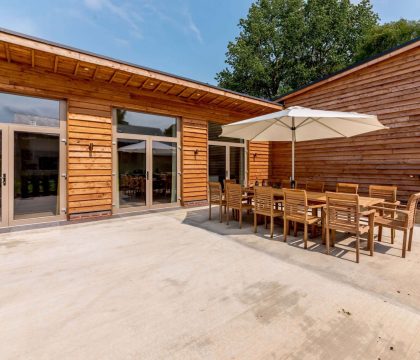 Coppers Barn Outside Sitting Area - StayCotswold 
