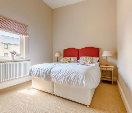 Coppers Barn Bedroom 6 - StayCotswold 