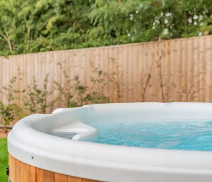 Coppers Barn Hot Tub - StayCotswold