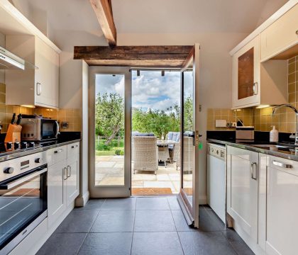 Perry Cottage Kitchen - StayCotswold