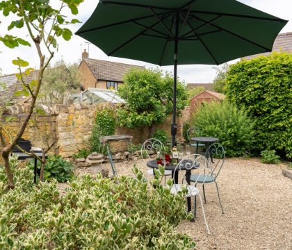 Summer Hayes Garden  - StayCotswold