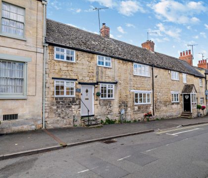 Cub Cottage - StayCotswold