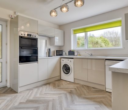 Hillside Kitchen - StayCotswold