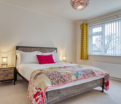 Hillside Master Bedroom - StayCotswold