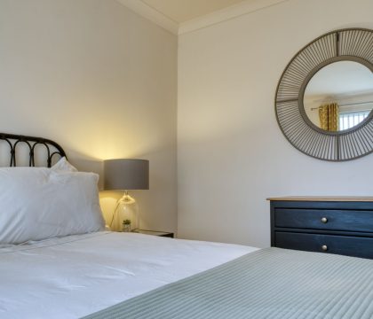 Hillside Bedroom 2 - StayCotswold