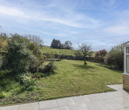 Hillside Garden - StayCotswold