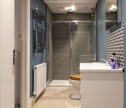 Macs Leap Bedroom 2 Ensuite - StayCotswold