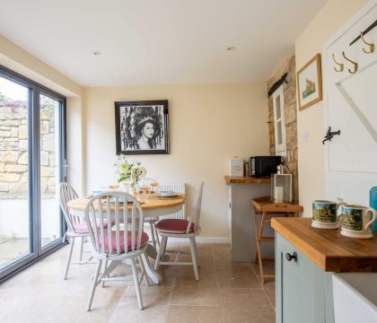 Cub Cottage Kitchen - StayCotswold