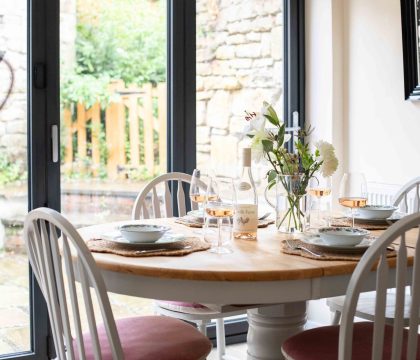 Cub Cottage Kitchen - StayCotswold