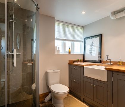 Honeysuckle Cottage Utility - StayCotswold