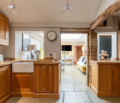 Honeysuckle Cottage Kitchen - StayCotswold