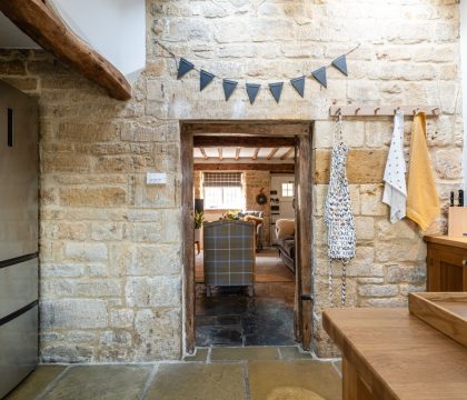 Honeysuckle Cottage Kitchen - StayCotswold