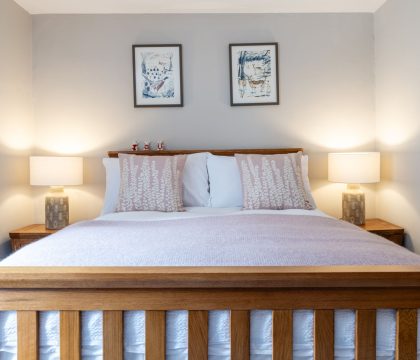 Honeysuckle Cottage Master Bedroom - StayCotswold