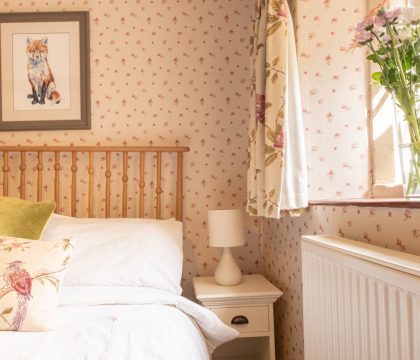 Primrose Cottage, Blockley  Bedroom 2 - StayCotswold