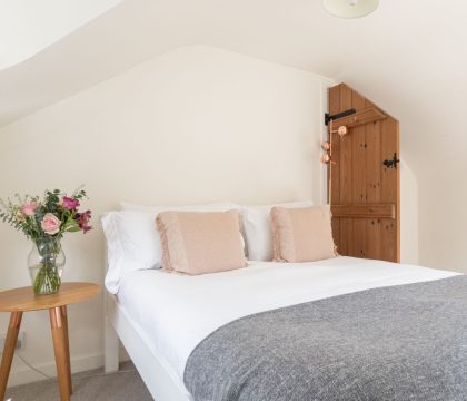 Post Office Cottage Bedroom 2 - StayCotswold